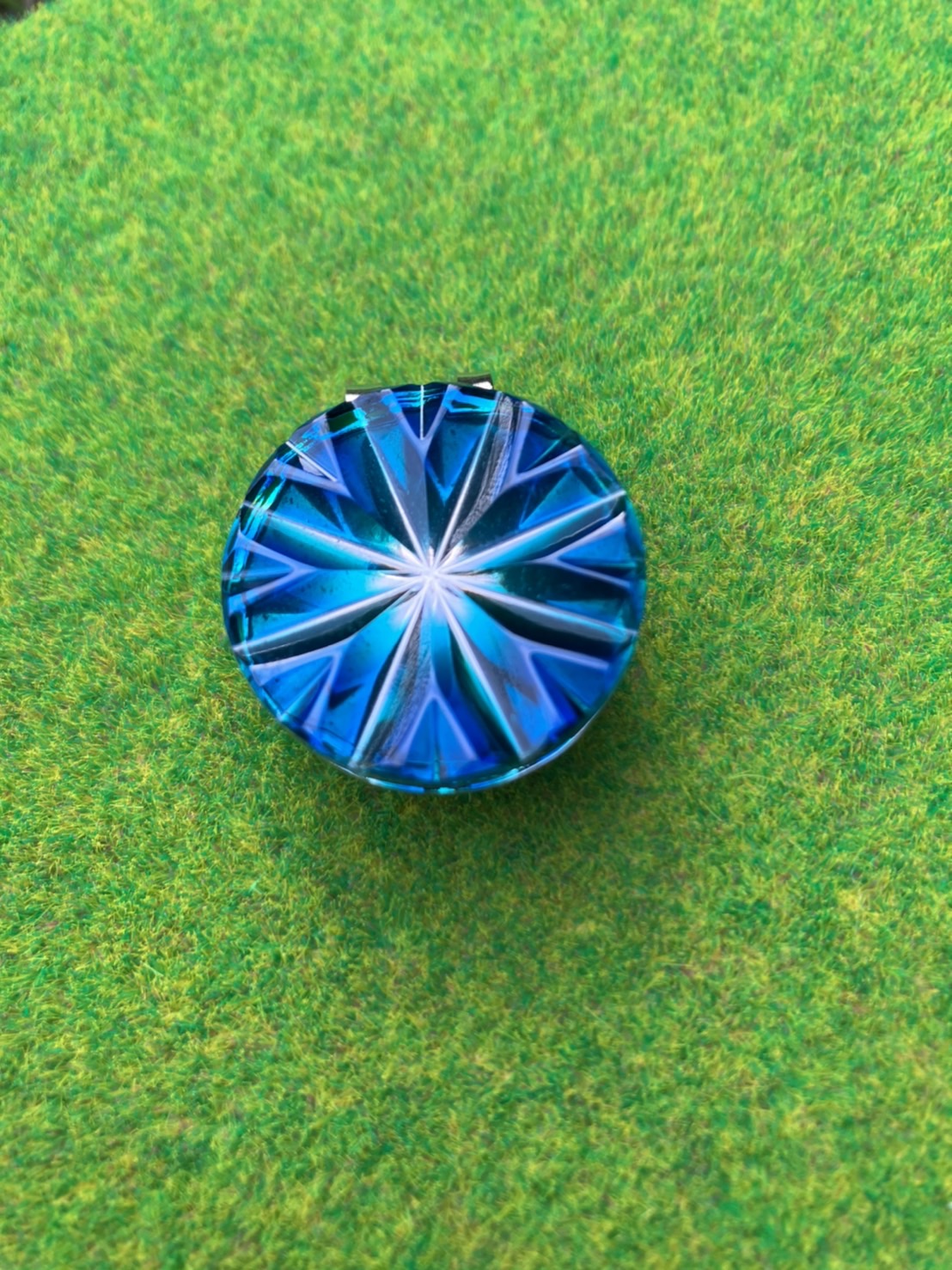 薩摩切子　ゴルフマーカー（25mm）二色被せ／るり緑